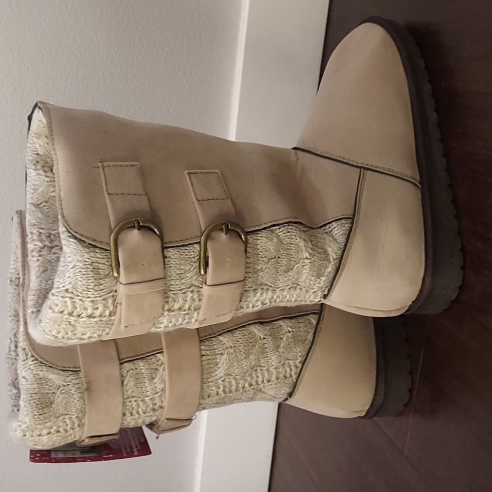 Essentials by Muk Luks Tan Faux Suede Fleece Lined Boots Size 8 NWT